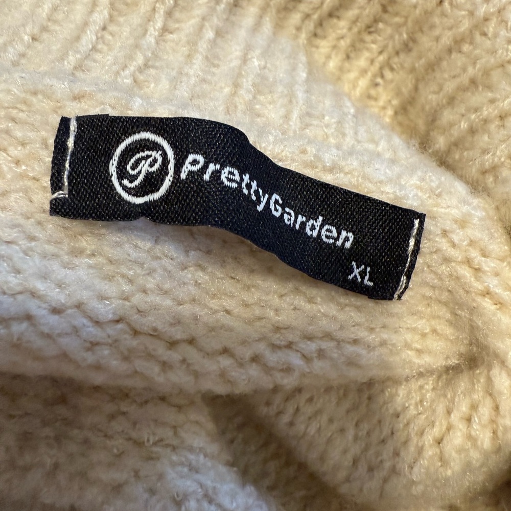 Cozy Cream Turtleneck Sweater - Picture 4 of 8